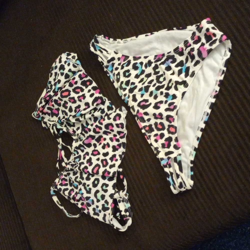 Califorina Waves Swimwear 2pc...